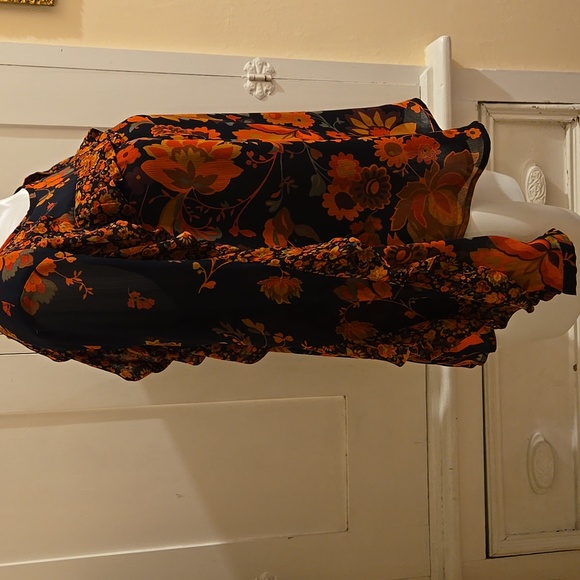 Loft black and orange floral print blouse Sz SP - Picture 4 of 9